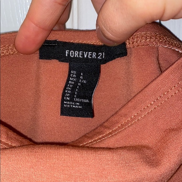 Off shoulder/ strapless long sleeve peachy dress🍑 - Picture 5 of 5